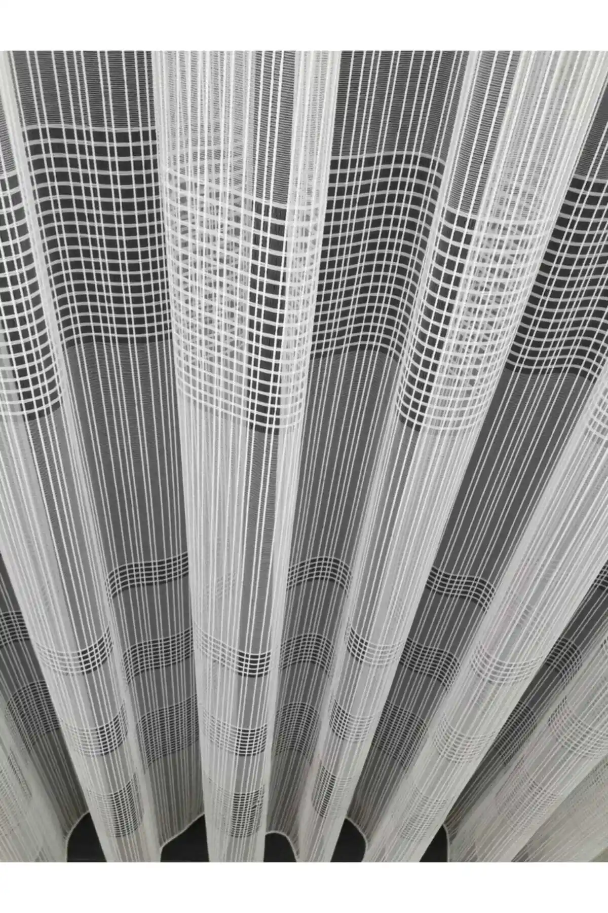 Yüksek Kaliteli Beyaz Çizgili Modern Tül Perde, Şık ve Dayanıklı Tasarım