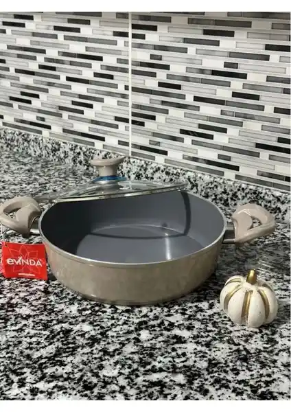 Evinda Pan-Dora Kristal Seramik 22 cm Basık Tencere ile Sağlıklı ve Estetik Pişirme Deneyimi