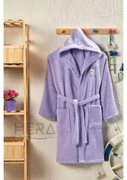 Hera Textile Kapüşonlu ve Kemerli Pamuklu Bornoz ile Safir Home Tavşan Kulaklı Bornoz Karşılaştırması