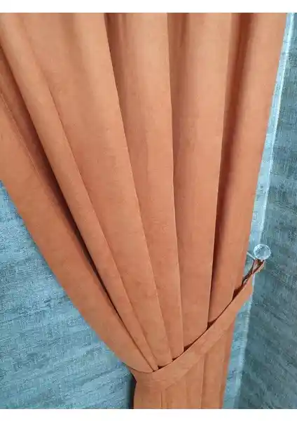 Kadife Dokulu Fon Perde Modellerinin Karşılaştırması: BBB Petek ve Demor Home Perde Özellikleri