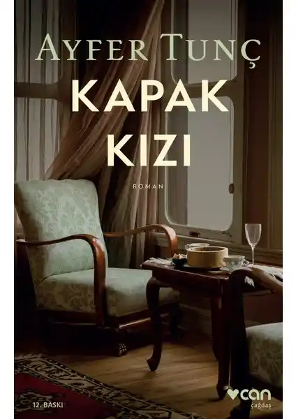 Kapak Kızı Romanı: Ayfer Tunç'un Derinlikli Edebiyat Yolculuğu ve Tematik Analizi
