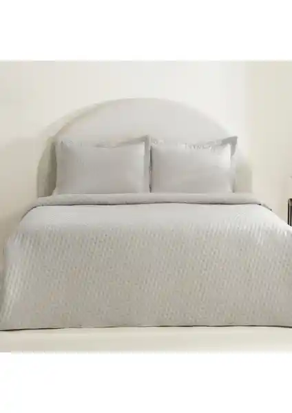 Karaca Home Breeze Soft ve Yataş Dazel Çift Kişilik Yatak Örtüsü Setleri Karşılaştırması 2023