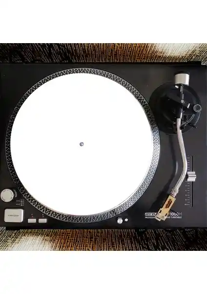 Keçe Pikap Matı ile Ses Kalitenizi Artırın ve Plaklarınızı Koruyun