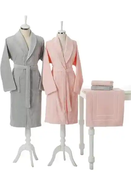 Özdilek Camellia Gri Pembe ve Mayra Kadife Aile Bornoz Setleri Karşılaştırması