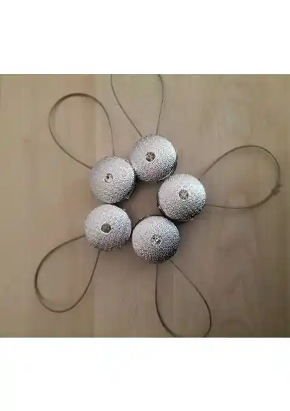 Perde Tutucu Seçenekleri: Mıknatıslı ve Kruvaze Fonların Karşılaştırması