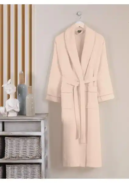 Varol Dama Serisi Şal Yaka ve Kalpli Nakışlı Bornoz Karşılaştırması: Hangi Model Sizin İçin Uygun