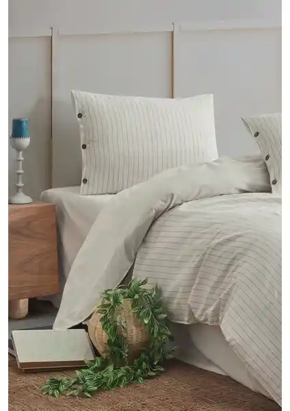 Berolige Easy Refine ve Varol Lastikli Pamuk Çizgili Nevresim Takımları Karşılaştırması