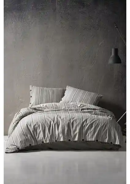 Berolige Sense ve Yataş Bedding Plain Nevresim Takımları Karşılaştırması