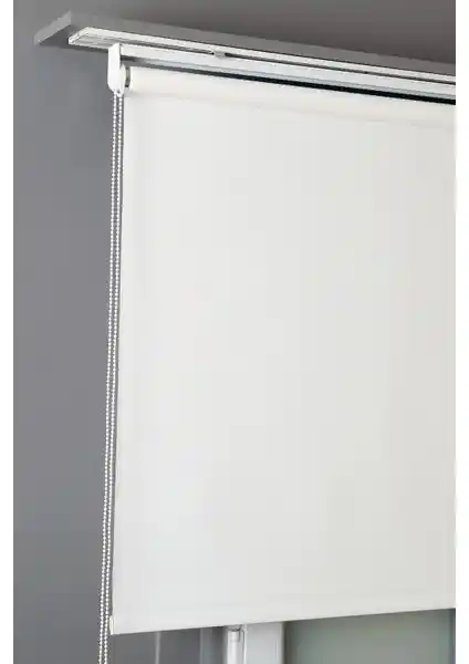 Bizden Perde Brillant Mat Beyaz ve Çift Renk Krem-Beyaz Zebra Stor Perdeler Karşılaştırması