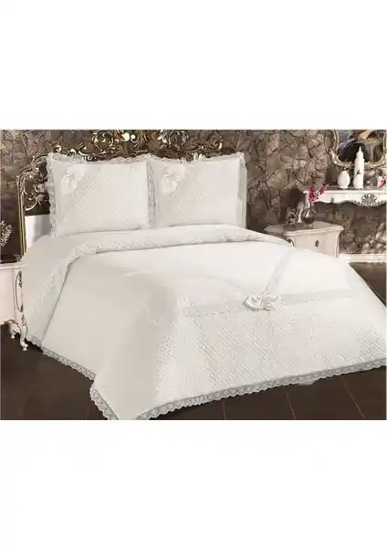 Bünyamin Çalışkan Naime Pike Takımı ve Çeyiz Bahçesi Melissa Yatak Örtüsü Karşılaştırması