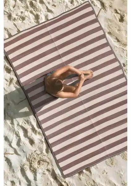 Caretta Home ve Melaris Halısı Karşılaştırması Plaj ve Piknik Kullanımı İçin En İyi Seçenekler