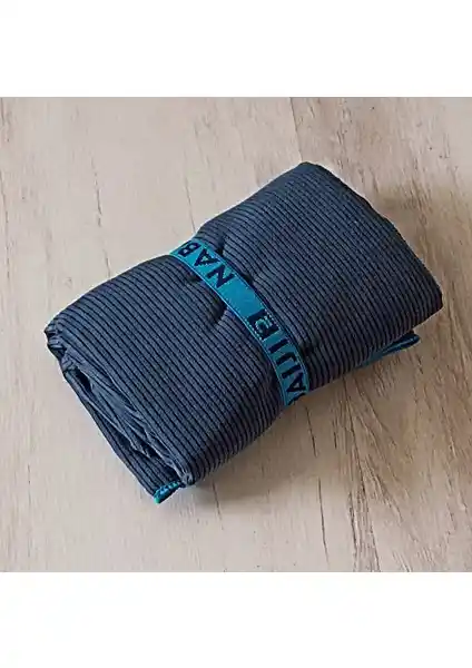 Decathlon Nabaiji Mikrofiber Havlu ile D'S Damat Yeşil Plaj Havlusu Karşılaştırması