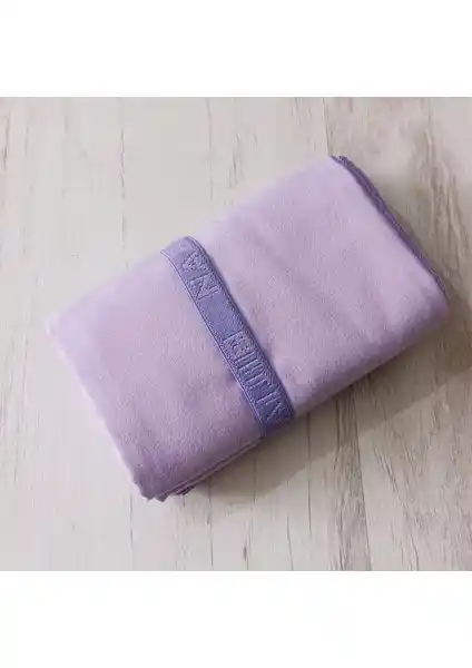 Decathlon Nabaiji Mikrofiber Havlu ve D'S Damat Yeşil Plaj Havlusu Karşılaştırması