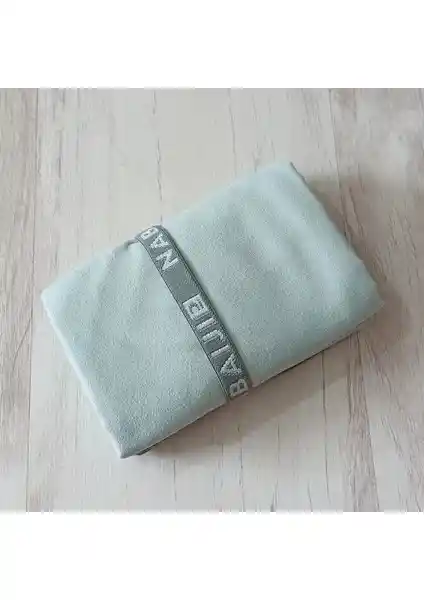 Decathlon Nabaiji Mikrofiber ve Maisonette Marıs Plaj Havluları Karşılaştırması