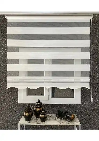 Ekru ve Siyah Zebra Stor Perdeler Karşılaştırması: Özellikler ve Kullanıcı Yorumları