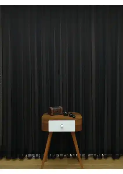 Esse Home Siyah Düz Tül Perde ve Lüks House Grek Etek Tül Perde Karşılaştırması