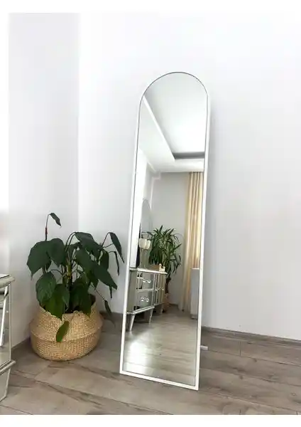 Ev Dekorasyonunda Kullanılan Boy Aynalarının Karşılaştırması ve En Uygun Seçenekler