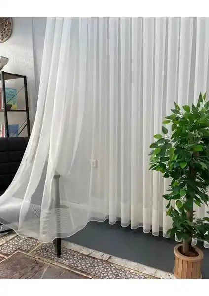 Ev Dekorasyonunda Tül Perdeler: Aleyna Home ve Taç Tül Titi Karşılaştırması