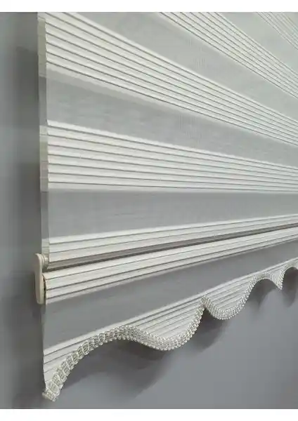 Ev Dekorasyonunu Geliştiren Krem Zebra Perde Karşılaştırması ve Özellikleri