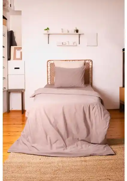 Hazal Moosh ve Mertim Tek Kişilik Nevresim Takımlarının Karşılaştırması