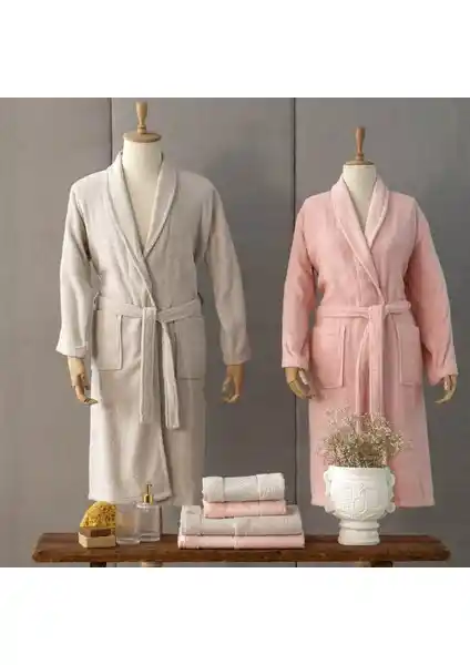 Karaca Home Casita Flos ve Özdilek Wedding Aile Bornoz Setleri Karşılaştırması