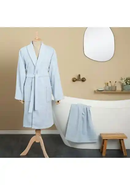 Karaca Home Defy Mavi ve Özdilek Wedding Aile Bornoz Setleri Karşılaştırması