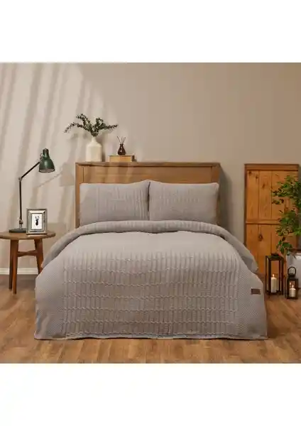 Karaca Home Manira ve Örtüm Gloria Yatak Örtüsü Karşılaştırması 2023