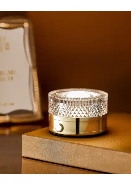 Karşılaştırmalı İnceleme: Madame Coco Claire Dokunmatik ve Art&Gift Ahşap Abajurlar