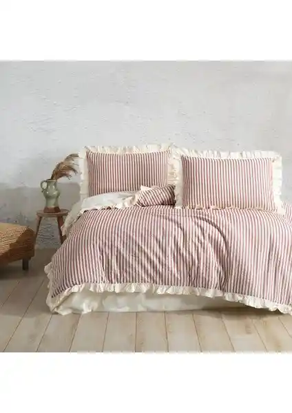 Macas Home Soil Cherry ve Nordqueen Estina Pamuk Çift Kişilik Nevresim Setleri Karşılaştırması