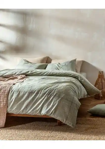 Madame Coco Bettine ve Kerman Tek Kişilik Nevresim Takımları Karşılaştırması