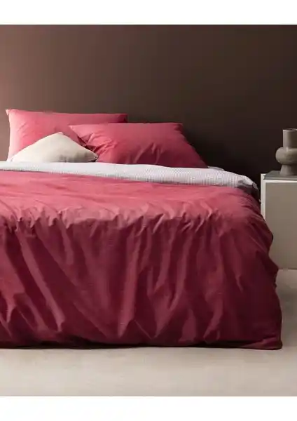 Madame Coco Juin ve Nayomi Nevresim Takımları Karşılaştırması ve Seçim Rehberi