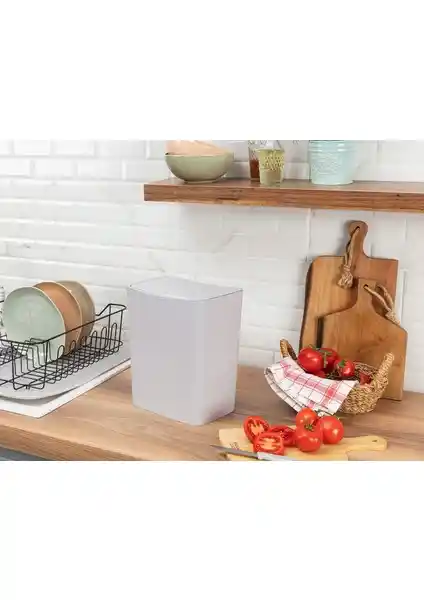 Madame Coco Olivier Switch ve Primanova Lenox Çöp Kovası Karşılaştırması