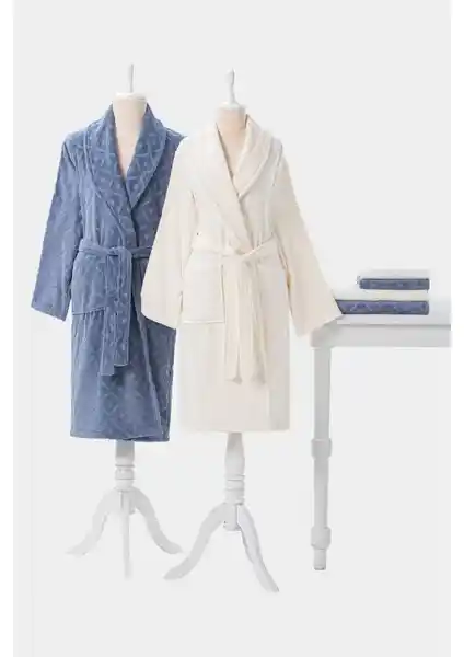 Özdilek Mayra Kadife ve Wedding Aile Bornoz Setleri Karşılaştırması