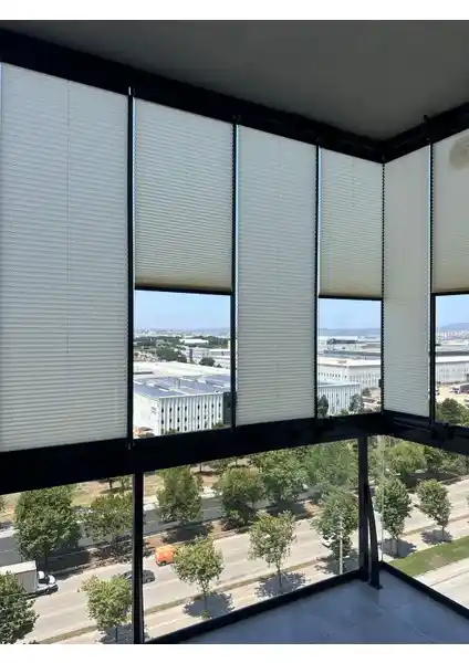 Perde Karşılaştırması: Blind-X Krem Plise ve Serin Home Collection Beyaz Plise Perde Özellikleri