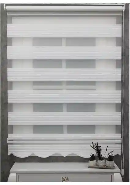 Perde Karşılaştırması: Geniş Plise Etek Dilimli Zebra Stor ve Bambu Beyaz Zebra Stor