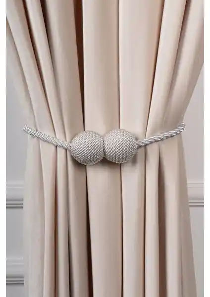 Perde Toplama Çözümleri: Mıknatıslı ve Halat Sistemleri Karşılaştırması