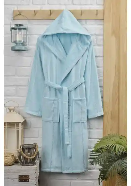 Rasersa ve Rozet Tekstil Büyük Beden Bornozları Karşılaştırması: Tasarım ve Fonksiyonellik Analizi