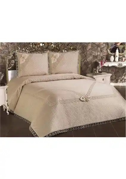 Yatak Örtüsü Takımlarının Karşılaştırması: Naime Pike ve Elif Dükkan Ürünleri Analizi