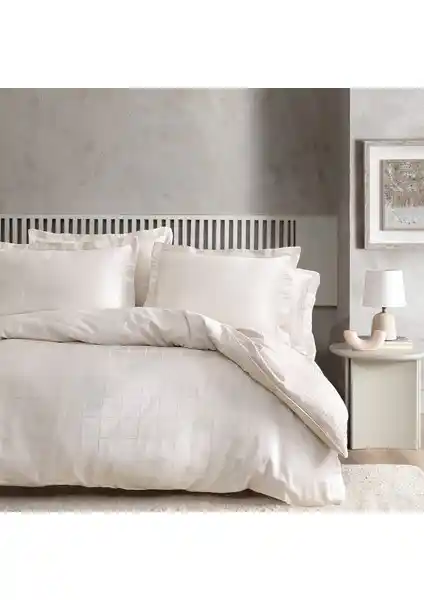 Yataş Destra Saten ve Bedding Plain Ranforce Çift Kişilik Nevresim Takımları Karşılaştırması