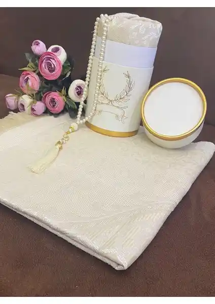 Ayhanhome Tafta Seccade Takımı ile Şantuk Çantalı Hediyelik Seccade Takımı Karşılaştırması