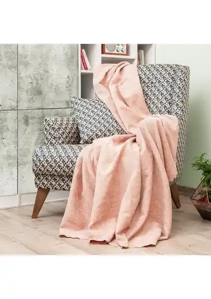 Latuda Şönil Jakarlı Kaymaz Koltuk Şalı ile Miracolo Home Koltuk Örtüsü Karşılaştırması