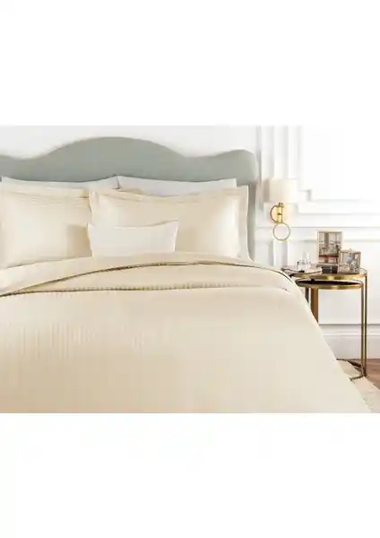 Madame Coco Elicia Saten Gold ile Loire Tencel Gri Nevresim Takımları: Kumaş ve Konfor