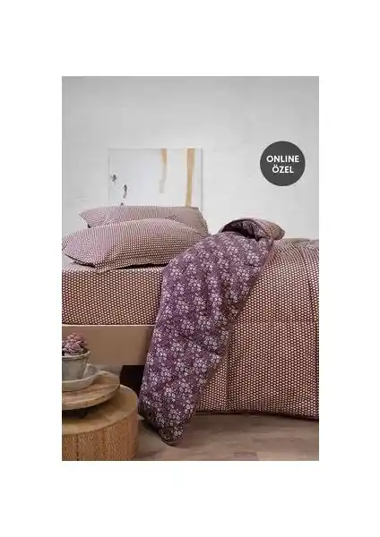 Yataş Mix&match Thalia (Mürdüm) ile Macaron Wellsoft (Krem) Kişilik Yorgan Karşılaştırması