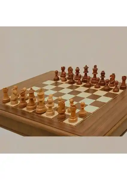 Satranç Ahşap Satranç Taşları 95mm Şah Boyu ile Klasik ve Modern Tasarım