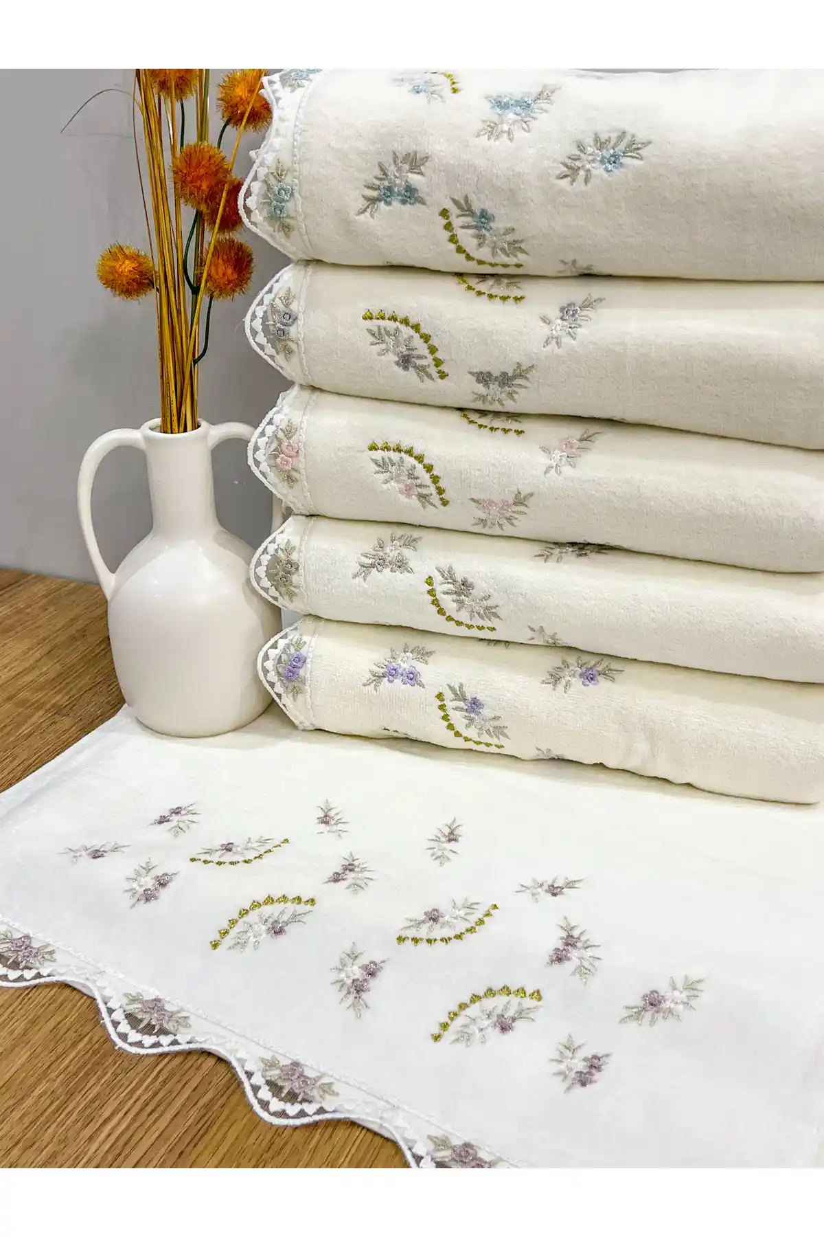 AYHANHOME 6'lı Kadife Yüz Havlusu Seti Fransız Güpür İşlemeleri ve Şık Tasarımıyla