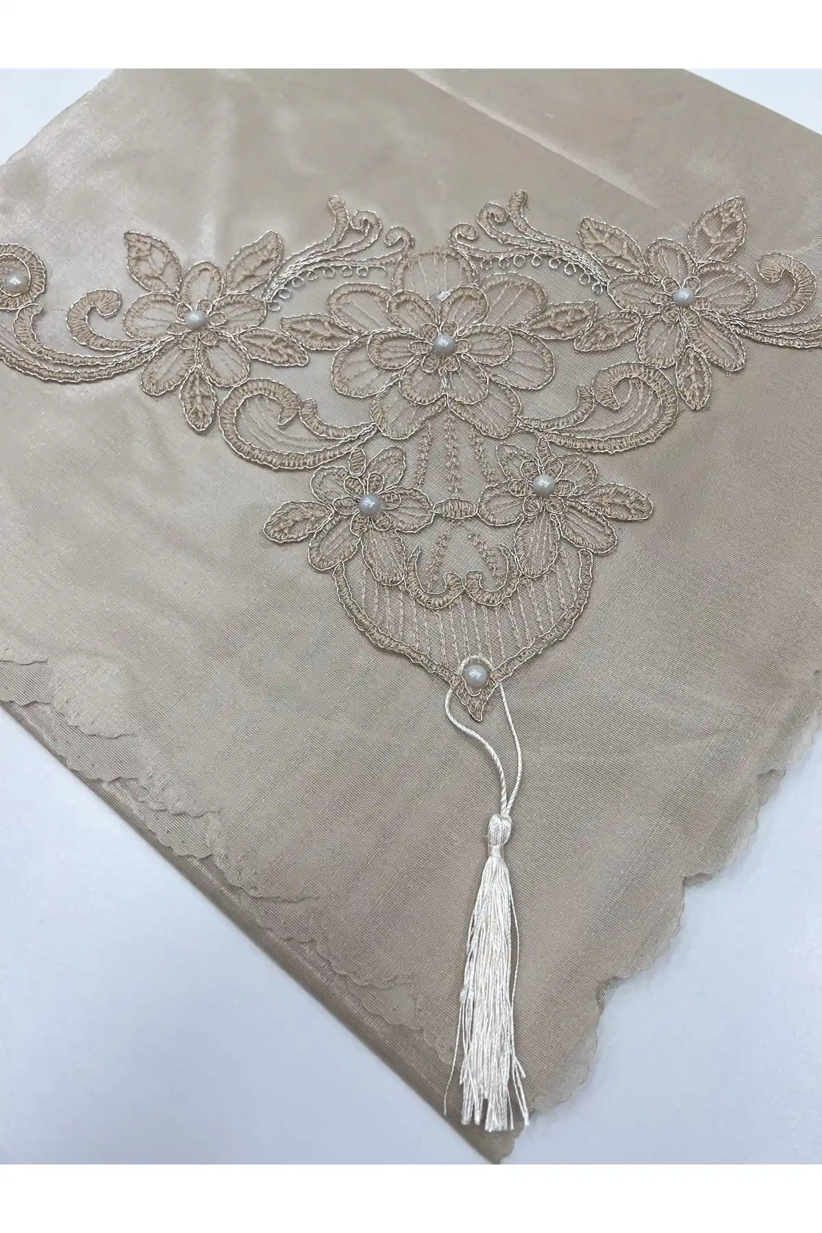 AYHANHOME Güpürlü İşlemeli Saten Çeyizlik Bohça Klasik ve Şık Tasarım