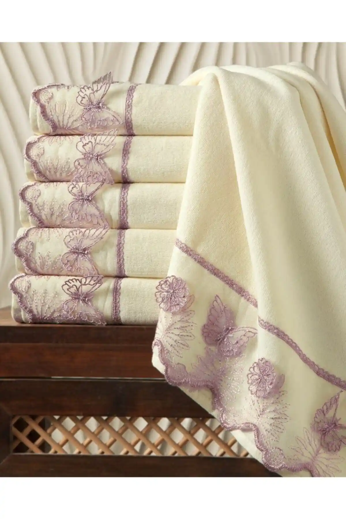 AYHANHOME Kelebek Güpürlü 3'lü %100 Pamuk El ve Yüz Havlu Seti Şık ve Konforlu Banyo Aksesuarları