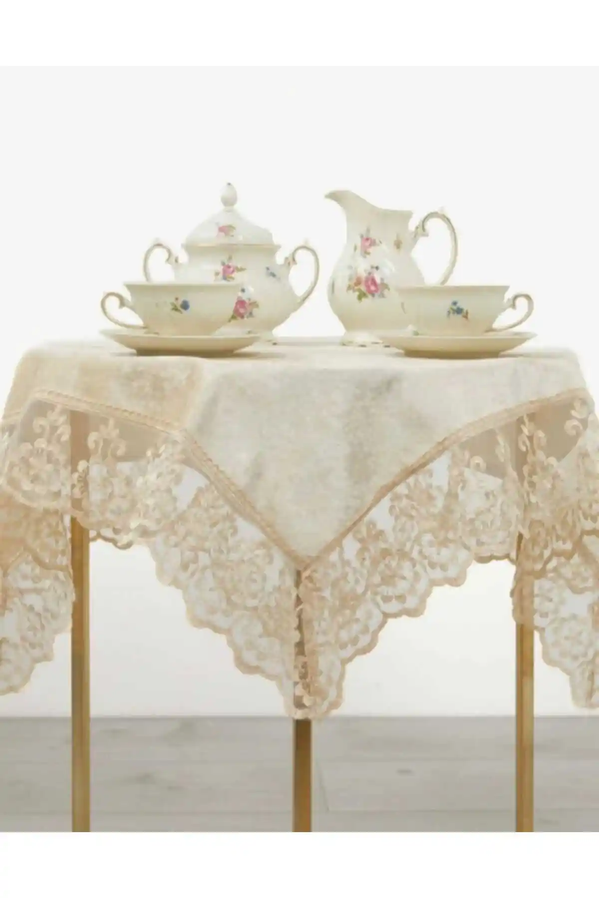 Bursa Çeyiz Kadife Güpürlü Fiskos Örtüsü: Şık ve Fonksiyonel Ev Dekorasyonu Ürünü