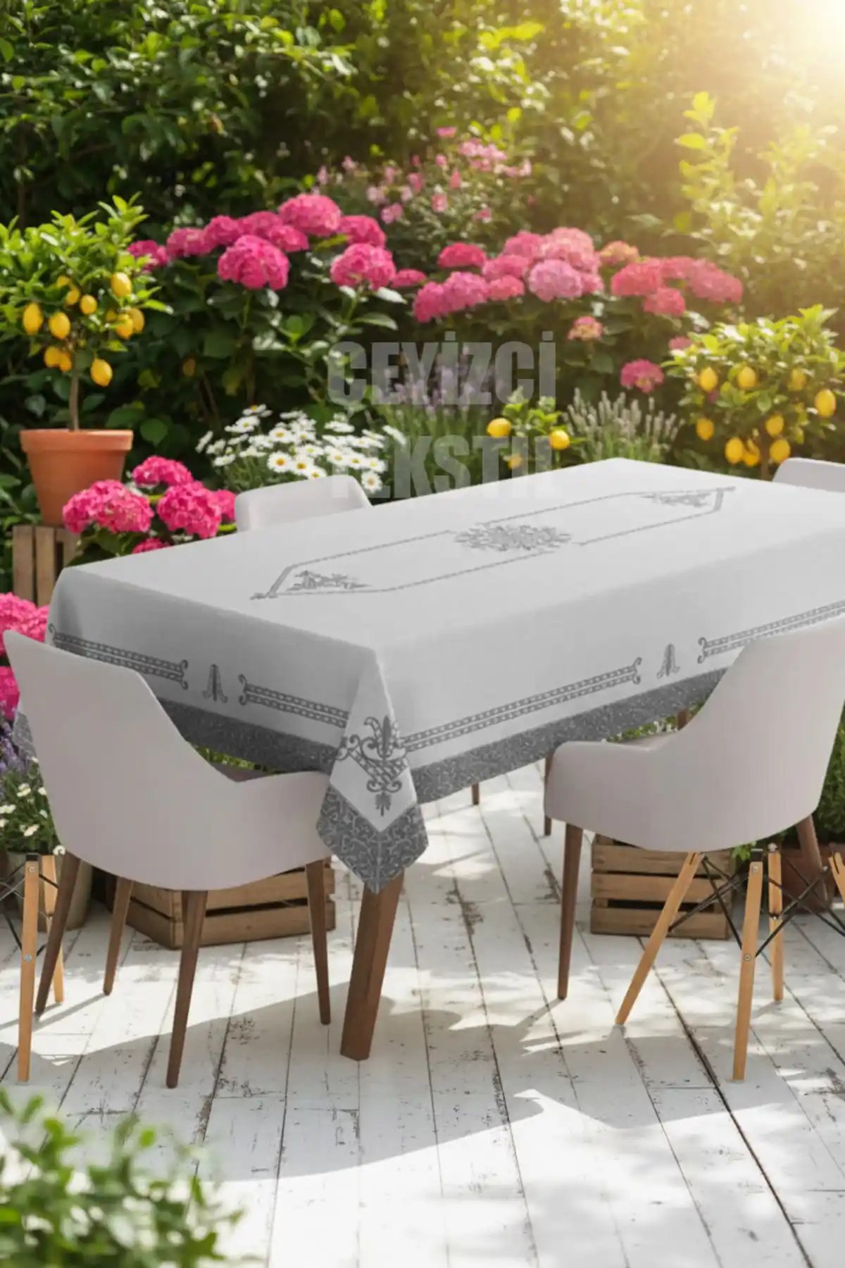 Çeyizci Tekstil'in Dijital Baskılı Masa Örtüsü: Şıklık ve Dayanıklılığı Bir Arada Sunar