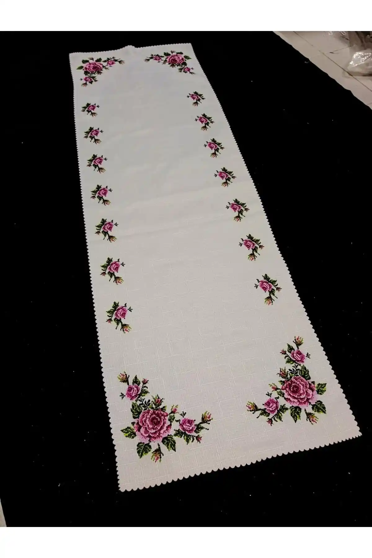 Çt Çeyizci Tekstil Kanaviçe Runner: Estetik ve Dayanıklı Masa Örtüsü Seçenekleri